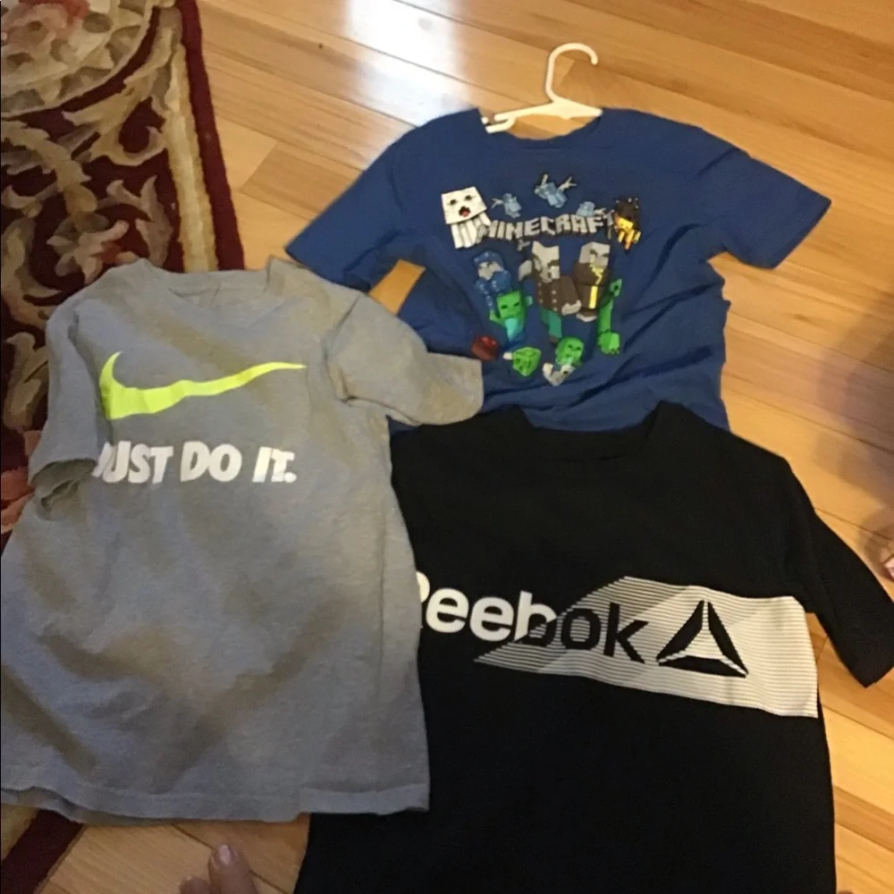 Shirt lot 3 Nike, Minecraft ,Reebok boys sz 8 -m-s  all 3 are 16” chest 21” long - Picture 10 of 15